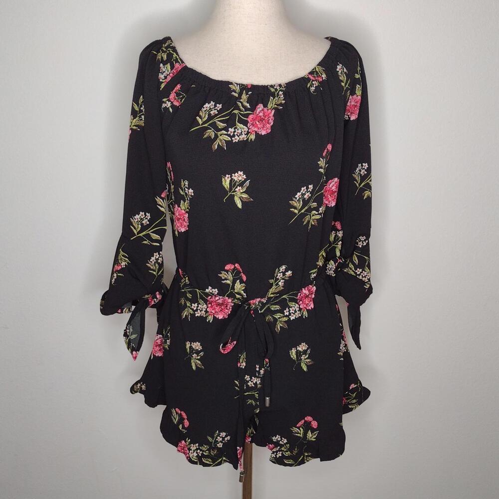 NWOT Feathers Women's Black Floral Romper Size Small